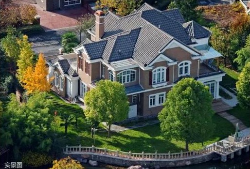 院子愈大，，，，，愈从容